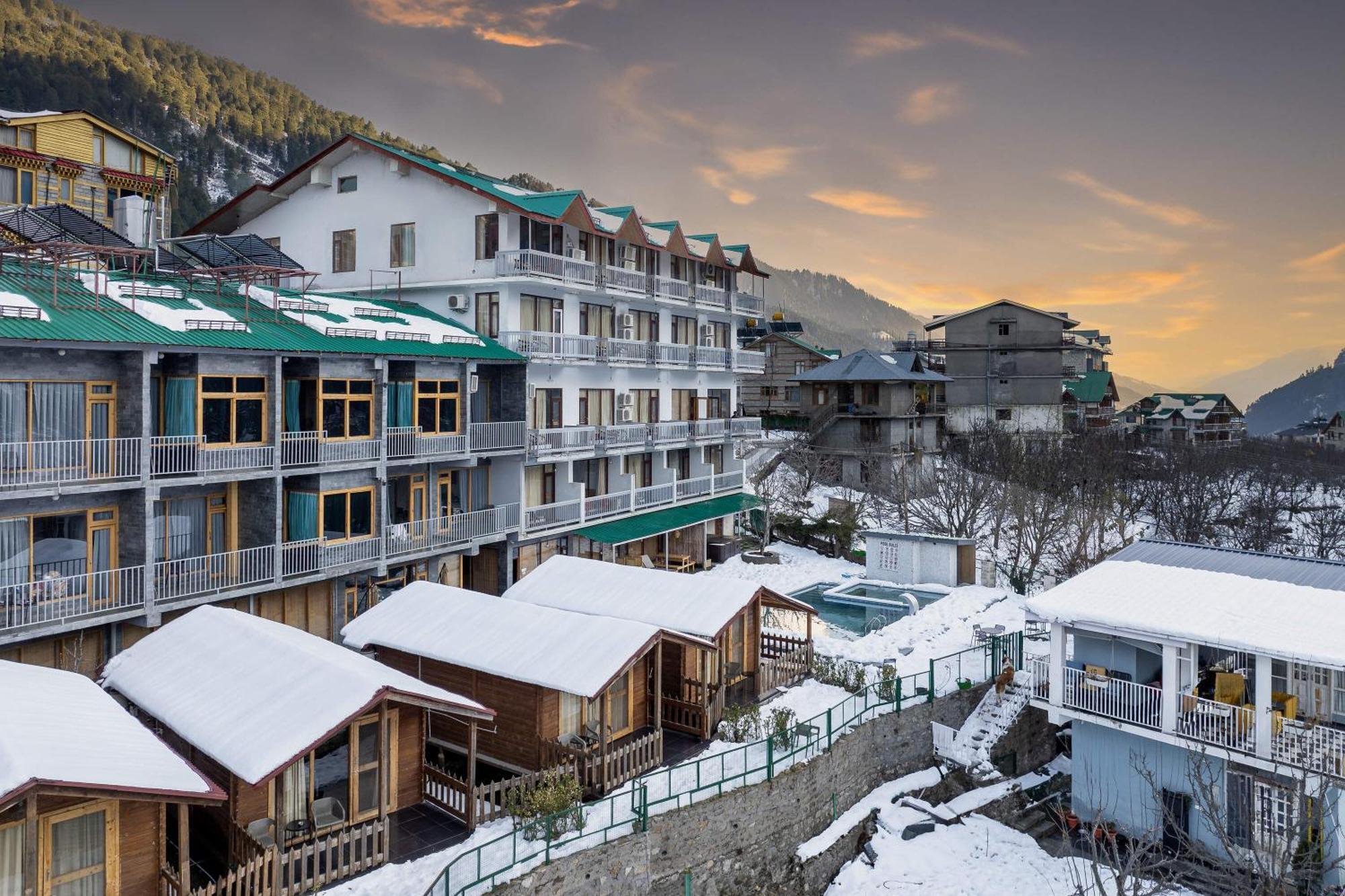 Echor Himalayan Heights Manali Hotel ภายนอก รูปภาพ